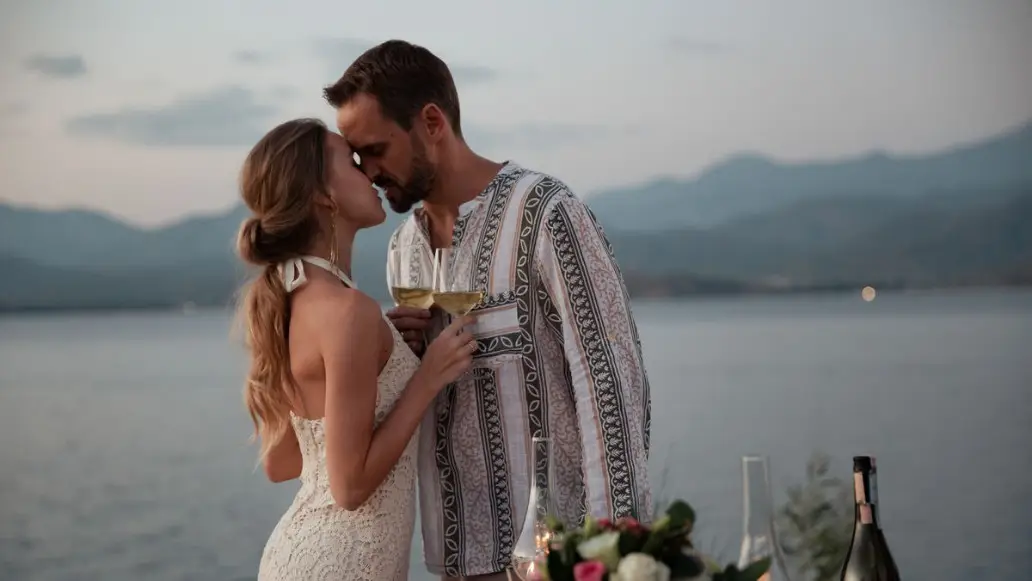 сериал «Между нами глубокое море»