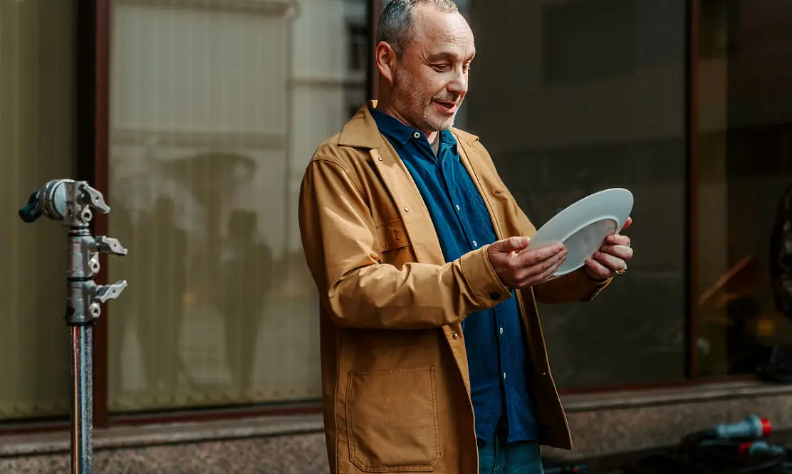 «Про чудо, любовь и медицину»: режиссер Станислав Либин о сериале «Чудо-доктор» с Артемом Ткаченко и Соней Присс на СТС