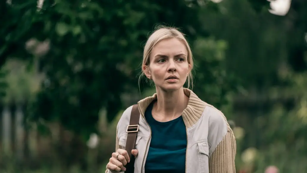 на телеканале «ТВ Центр» выходит новый сериал «Зовите Ермолова!»