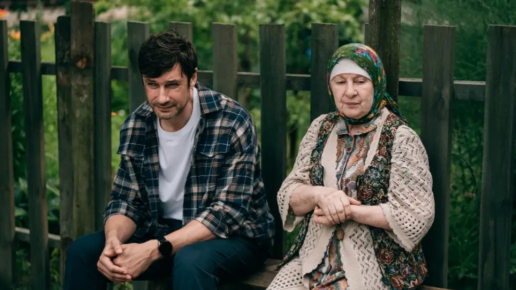 на телеканале «ТВ Центр» выходит новый сериал «Зовите Ермолова!»