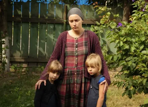 Ценные советы героям сериала и телезрителям дадут юристы и психологи