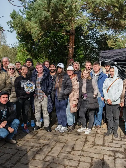 Возраст любви не помеха: начались съемки комедийного сериала «Макрон» с Мариной Александровой и Кузьмой Сапрыкиным