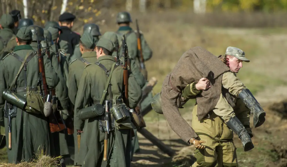 Навсегда восемнадцать: в прокат выходит военная драма «Подольские курсанты»
