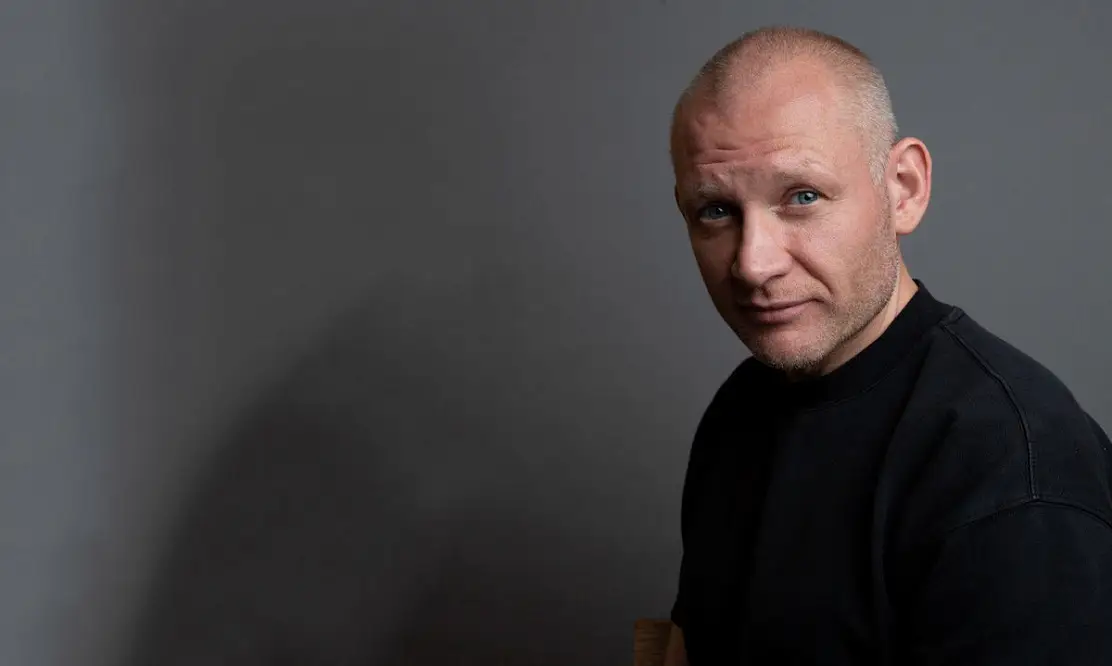 «Мужчину надо понять, а не пилить»: актер Андрей Фролов о работе в «Двойной петле»