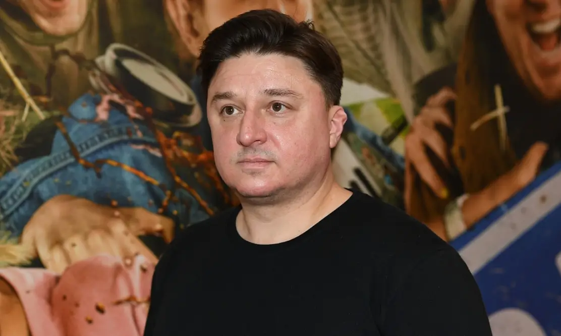 Язвы общества: вышел трейлер комедии «Проклятый чиновник» с Максимом Лагашкиным