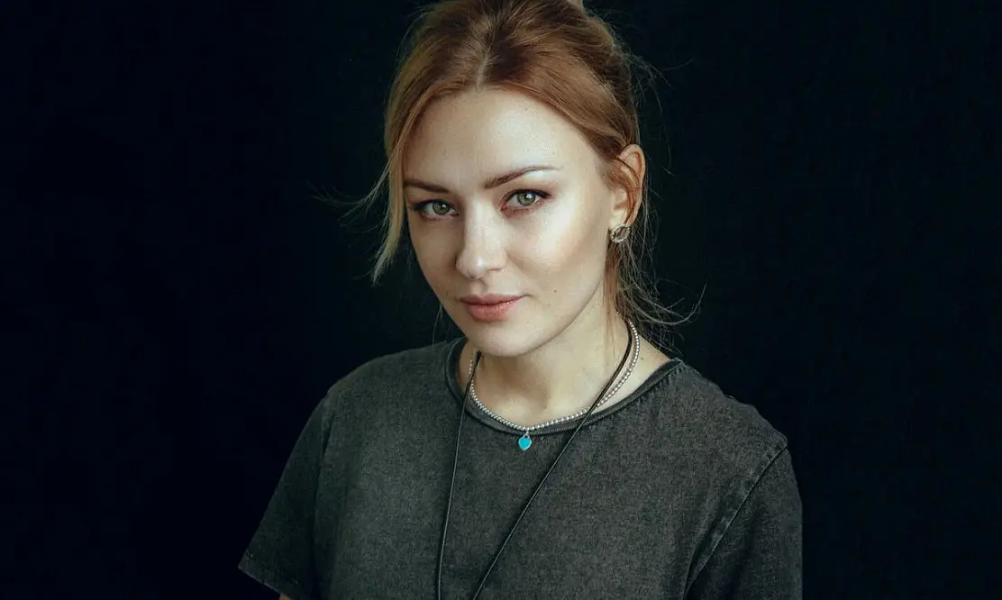 «Счастлива в браке уже 10 лет»: актриса Ирина Таранник о втором сезоне «Акушера» НТВ, нетипичной роли и секретах семейной жизни