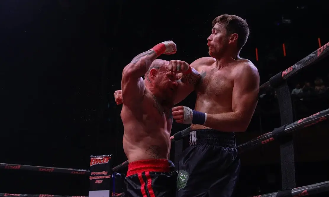 Массон-Вонг против Роман, Смит в итоге дерется с Риггзом: смотрим бои Bare Knuckle FC на голых кулаках на «МАТЧ!», «МАТЧ! Боец» и «МАТЧ! Планета»