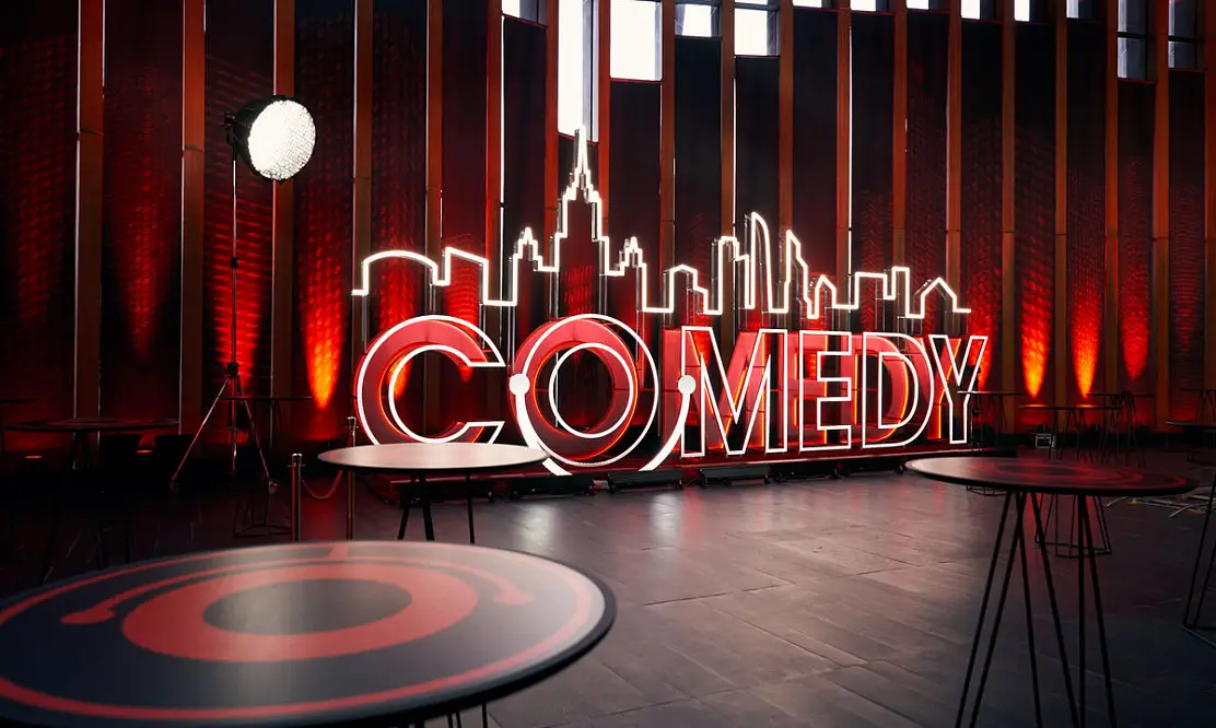 «С меня хватит!»: Гарик Харламов поссорился с Павлом Волей в эфире Comedy Club из-за автомобиля