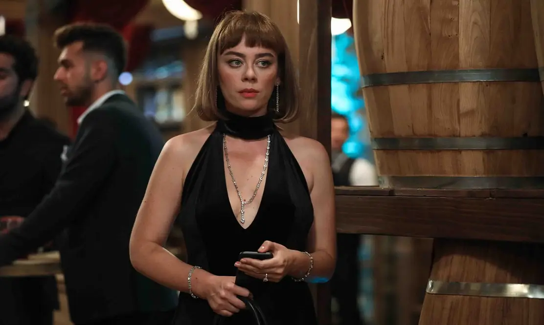 Знакомьтесь, Демет Эвгар – актриса премьерного сериала «Яркое пламя» на «Dомашнем»